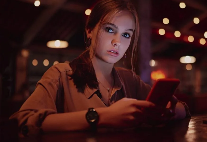 How a woman&rsquo;s side glance took the internet by storm